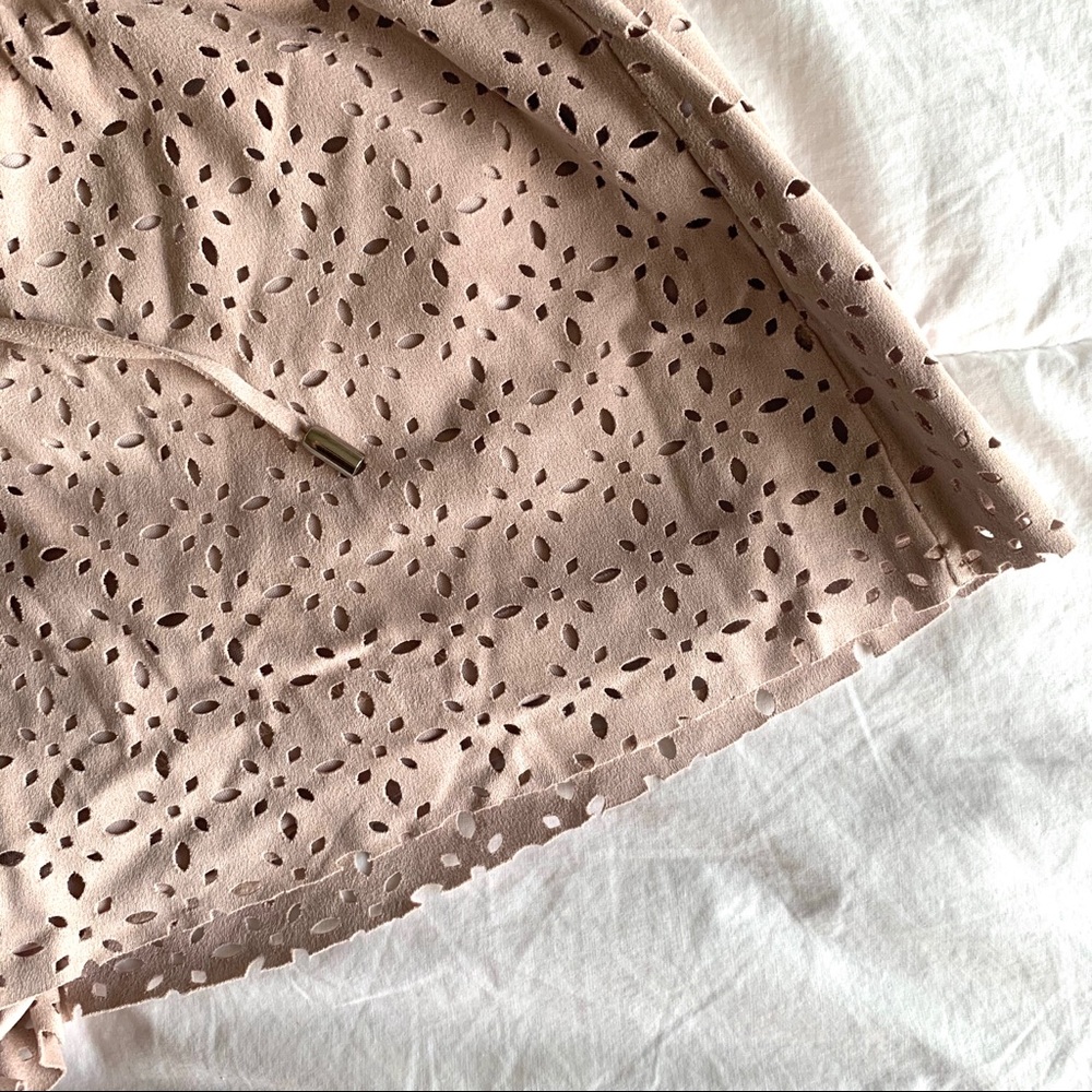 🛍Faux Suade Pink Shorts - Picture 4 of 6